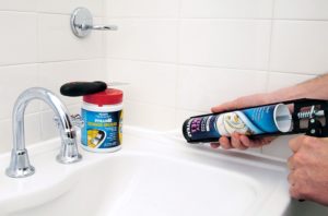 замазка швов в ванной герметиком в Мурино